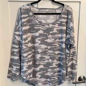 Lucky Brand Gray Star Camo Long Sleeve Top